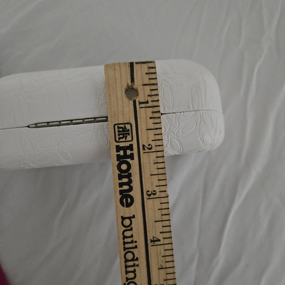 Oakley White Embossed Cylinder Hard Eyeglass Case - Picture 10 of 10